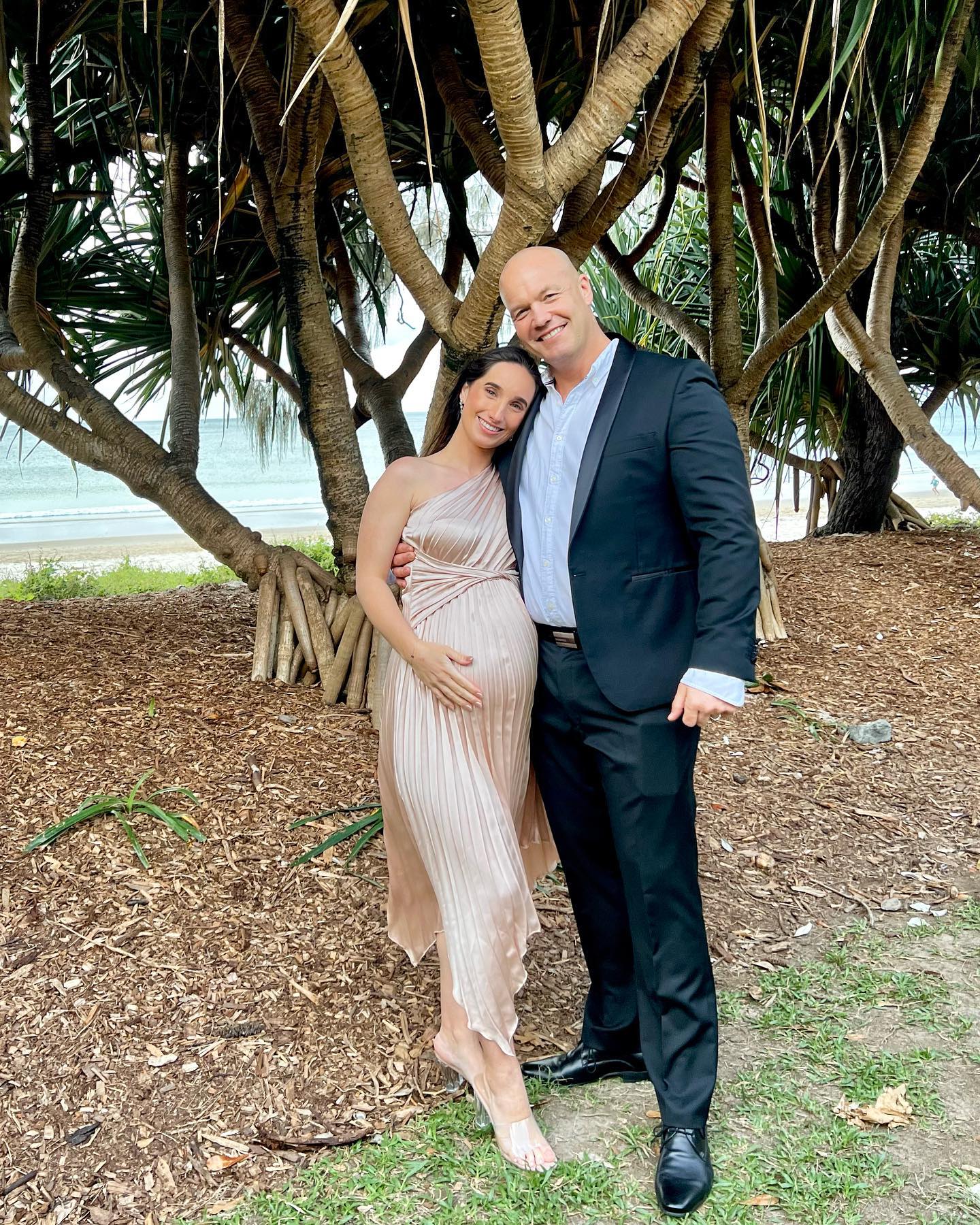 Click to view full screen Toperth One-Shoulder Pleated Midi Dress photo review